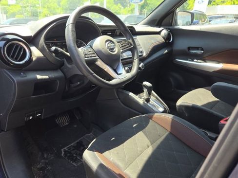 Used 2018 Nissan Kicks SR w/ Interior Electronics Package FWD image 9