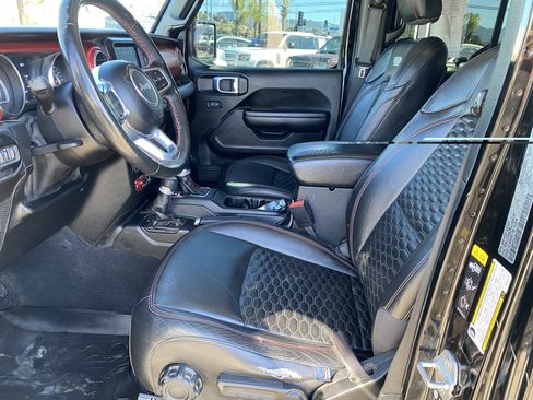 Used 2021 Jeep Gladiator Rubicon AWD/4WD image 19