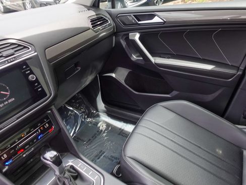 Used 2023 Volkswagen Tiguan SE FWD image 21