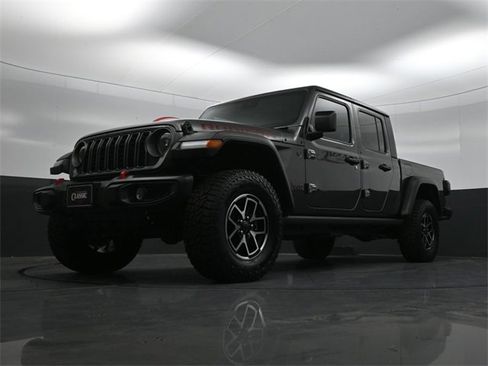 Used 2025 Jeep Gladiator Rubicon w/ Convenience Group image 24