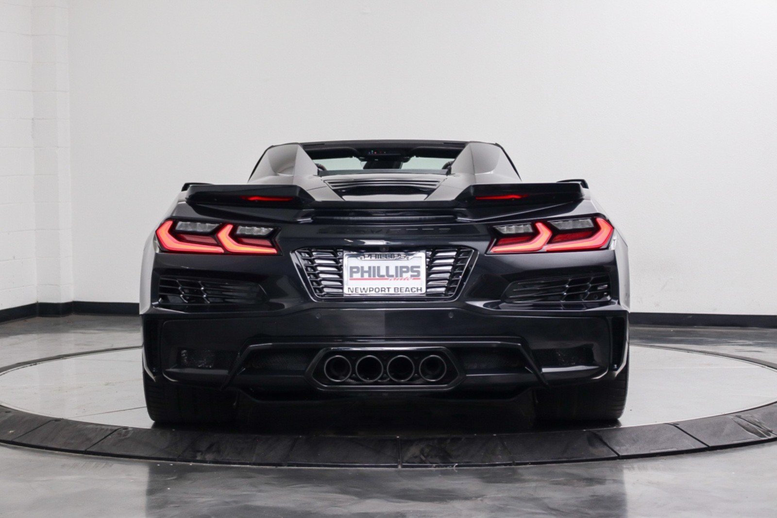 Used 2024 Chevrolet Corvette Z06 RWD image 11