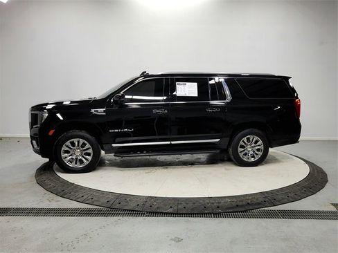 Used 2021 GMC Yukon XL Denali image 4