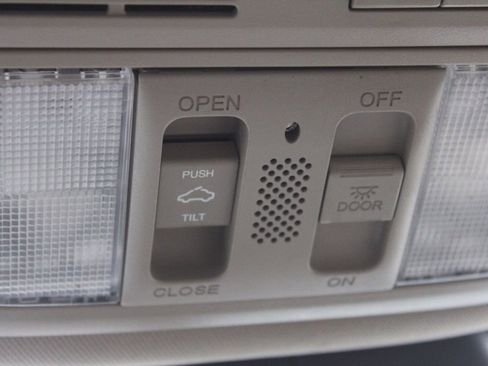 Used 2015 Honda Odyssey Touring image 32