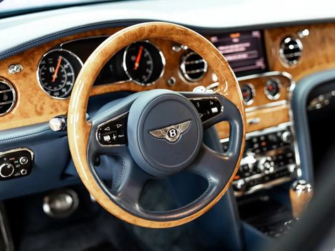 Used 2011 Bentley Mulsanne RWD image 21