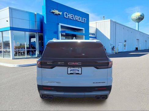 Used 2025 GMC Acadia Elevation image 4