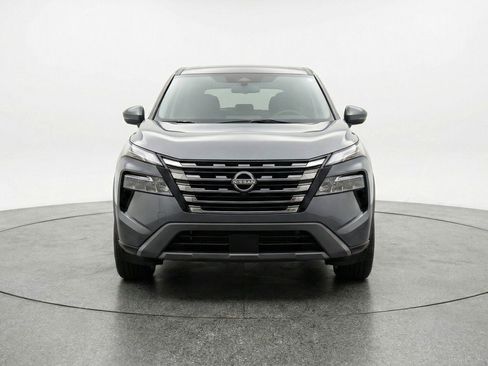 Used 2025 Nissan Rogue SV AWD/4WD image 2