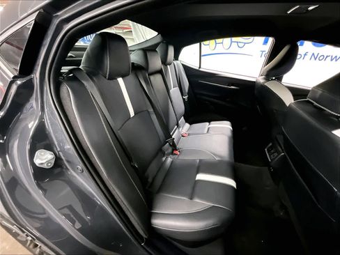 Used 2025 Toyota Camry SE w/ Convenience Package image 16