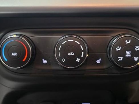 Used 2024 Chevrolet Trax LS w/ LS Convenience Package image 19