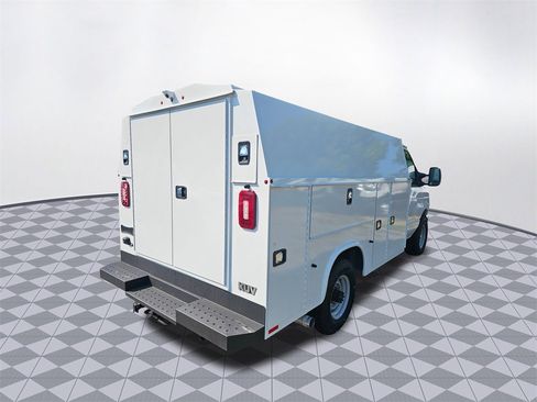 New 2024 Ford E-350 and Econoline 350 Super Duty w/ Power Windows & Locks Group image 7