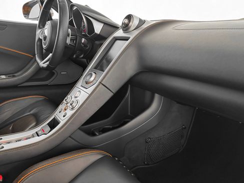 Used 2013 McLaren MP4-12C Coupe image 27