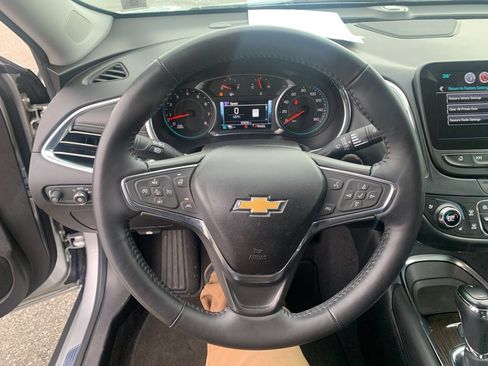 Used 2017 Chevrolet Malibu Premier w/ Driver Confidence Package image 19