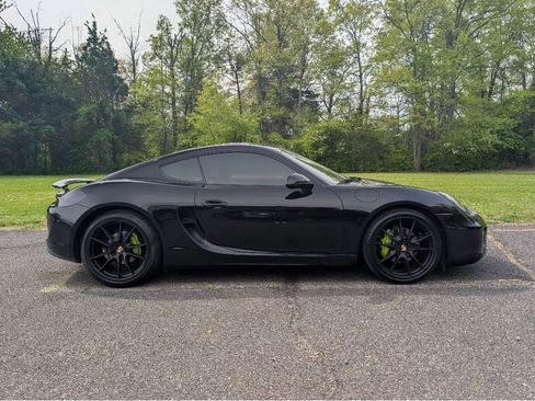 Used 2016 Porsche Cayman w/ Convenience Package RWD image 4