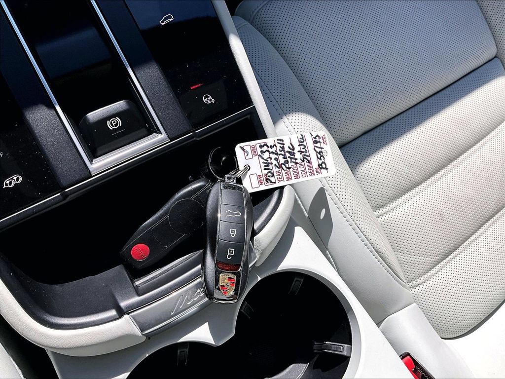 Certified 2023 Porsche Macan GTS AWD/4WD image 16