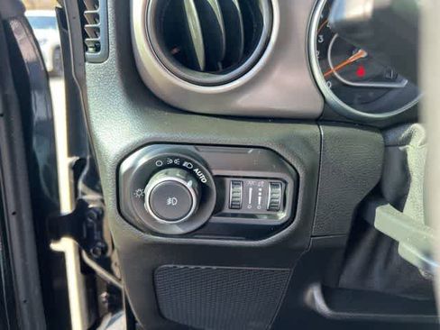 Used 2020 Jeep Wrangler Unlimited Sport S image 12
