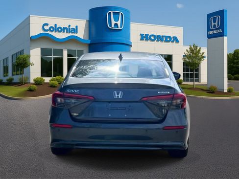 Used 2023 Honda Civic Touring image 5