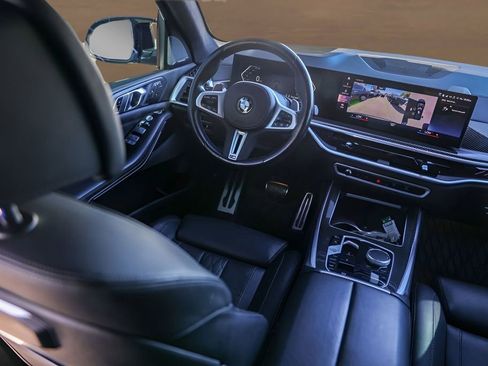 Used 2023 BMW X7 M60i w/ Climate Comfort Package image 29