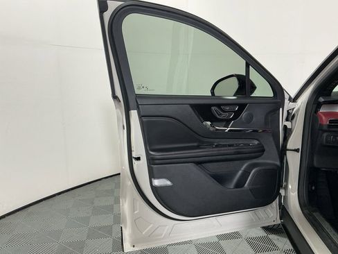 Used 2023 Lincoln Corsair Reserve w/ Equipment Group 201A image 19