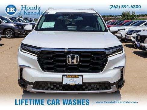 Certified 2025 Honda Pilot Elite image 8