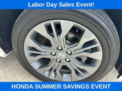 Used 2025 Honda Odyssey Touring image 4
