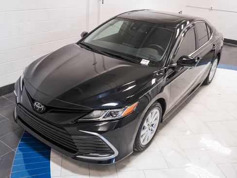 Used 2024 Toyota Camry LE w/ Convenience Package FWD image 43