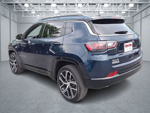 Used 2024 Jeep Compass Limited w/ Elite Group AWD/4WD image 7