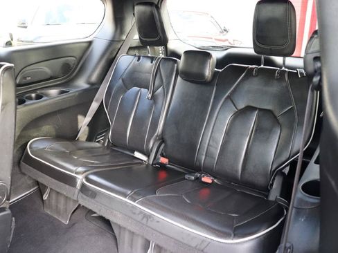 Used 2026 Chrysler Pacifica Limited FWD image 13