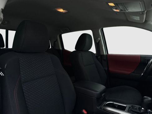 Used 2022 Toyota Tacoma SR5 RWD image 40