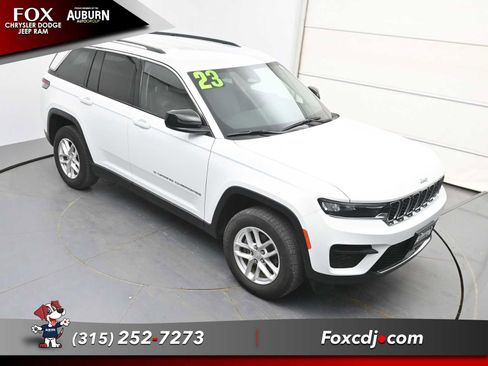 Used 2023 Jeep Grand Cherokee Laredo w/ Luxury Tech Group I AWD/4WD image 25