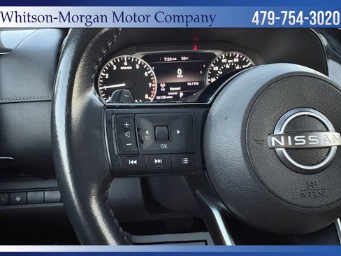 Used 2022 Nissan Pathfinder SV image 16