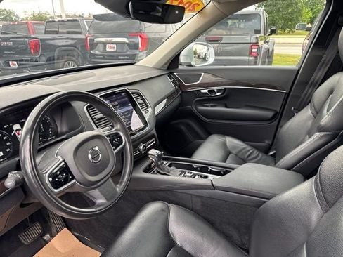 Used 2017 Volvo XC90 T6 Momentum w/ Vision Package AWD/4WD image 10