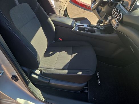 Used 2020 Nissan Sentra SV FWD image 28