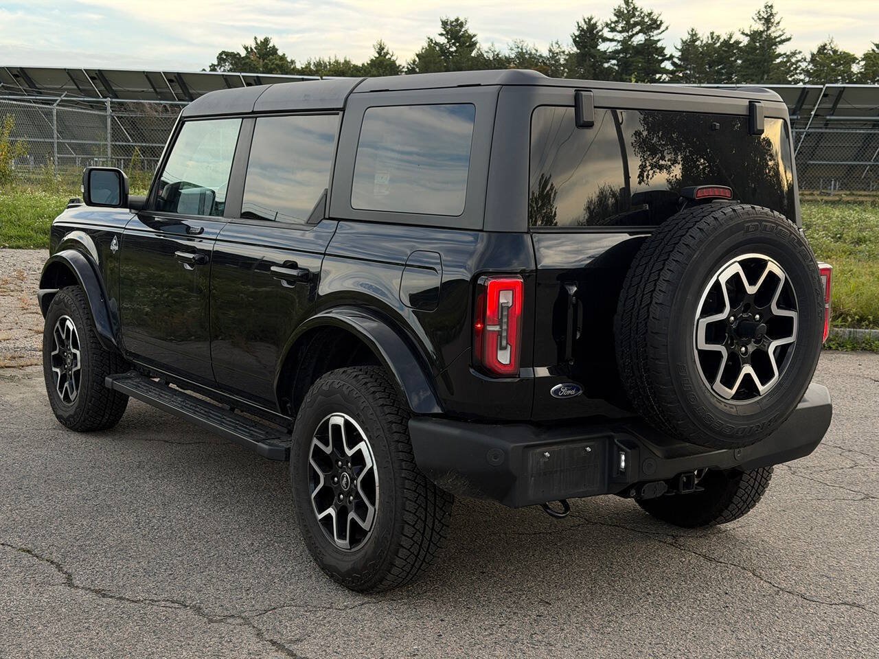 Used 2023 Ford Bronco Outer Banks AWD/4WD image 3