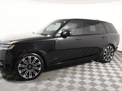 Used 2025 Land Rover Range Rover Long Wheelbase Autobiography AWD/4WD image 2