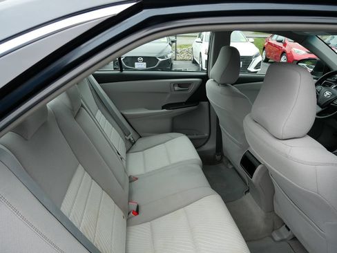 Used 2015 Toyota Camry LE FWD image 27