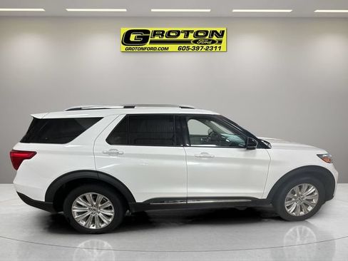 Used 2022 Ford Explorer Limited w/ Equipment Group 301A AWD/4WD image 6