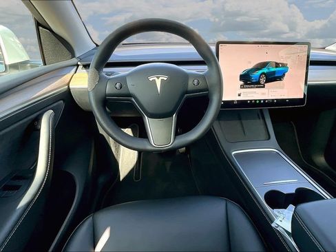 Used 2023 Tesla Model Y Long Range AWD/4WD image 8