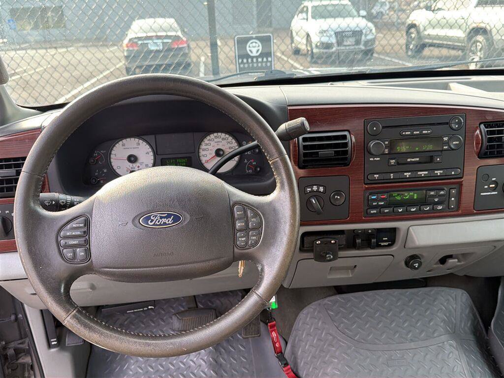 Used 2005 Ford F250 XLT AWD/4WD image 14