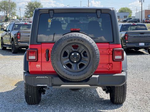Used 2025 Jeep Wrangler Sport AWD/4WD image 23