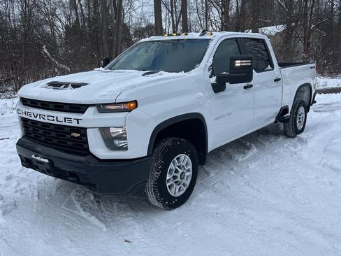 Used 2021 Chevrolet Silverado 2500 Custom w/ Custom Value Package image 2