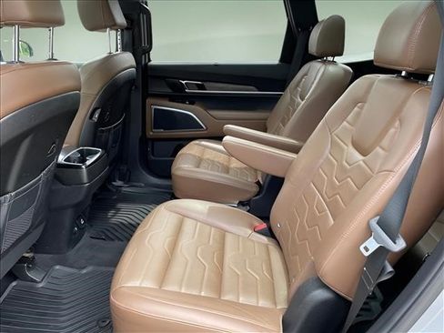 Used 2022 Kia Telluride SX w/ SX Prestige Package AWD/4WD image 11