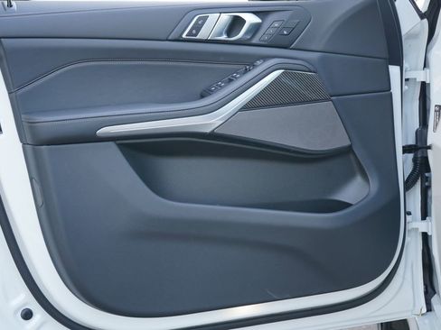 New 2026 BMW X5 M60i w/ Climate Comfort Package image 10