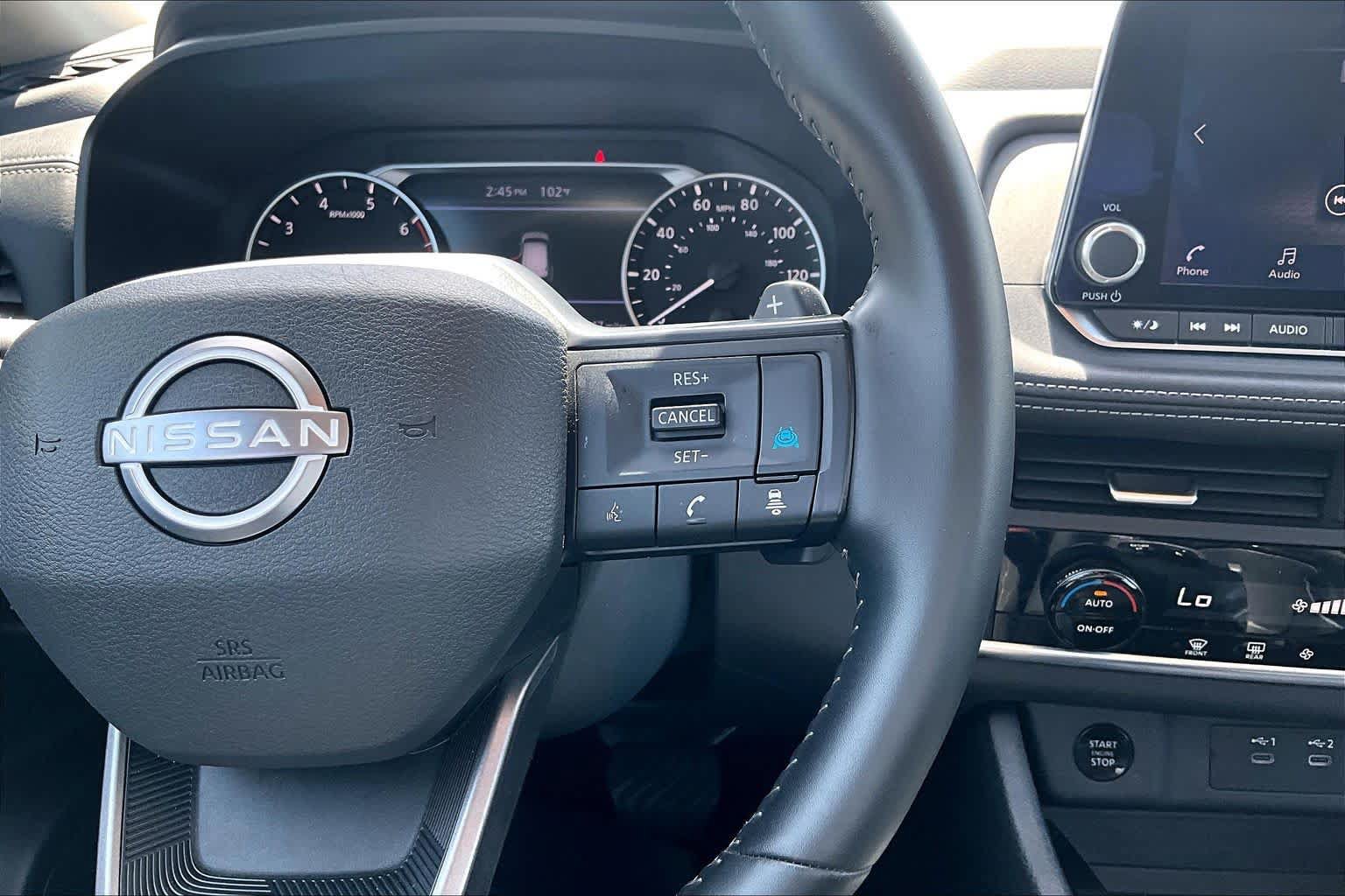 Used 2025 Nissan Rogue SV FWD image 25
