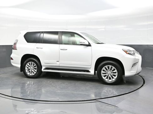 Used 2016 Lexus GX 460 w/ Premium Package AWD/4WD image 8