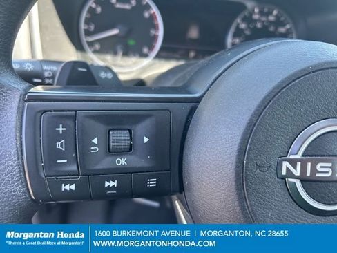 Used 2024 Nissan Rogue SV AWD/4WD image 16