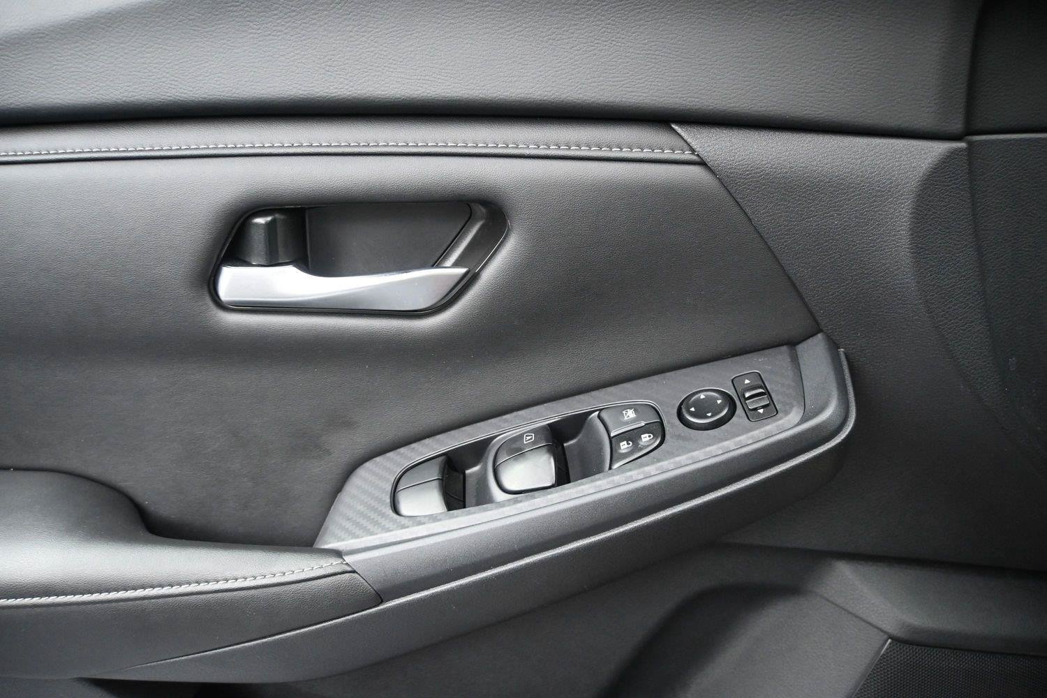 Used 2024 Nissan Sentra SV FWD image 6
