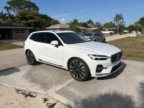 Used 2023 Volvo XC60 B5 Ultimate AWD/4WD image 4