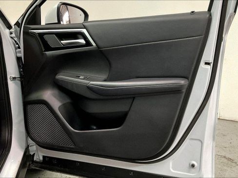 Used 2024 Mitsubishi Outlander SE image 23