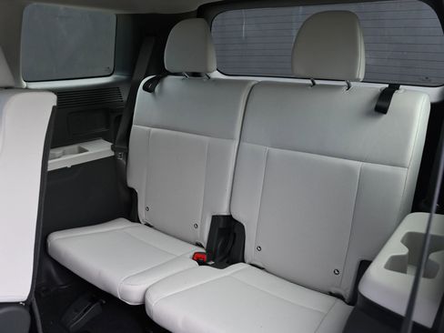 Used 2024 Hyundai Santa Fe SE image 16