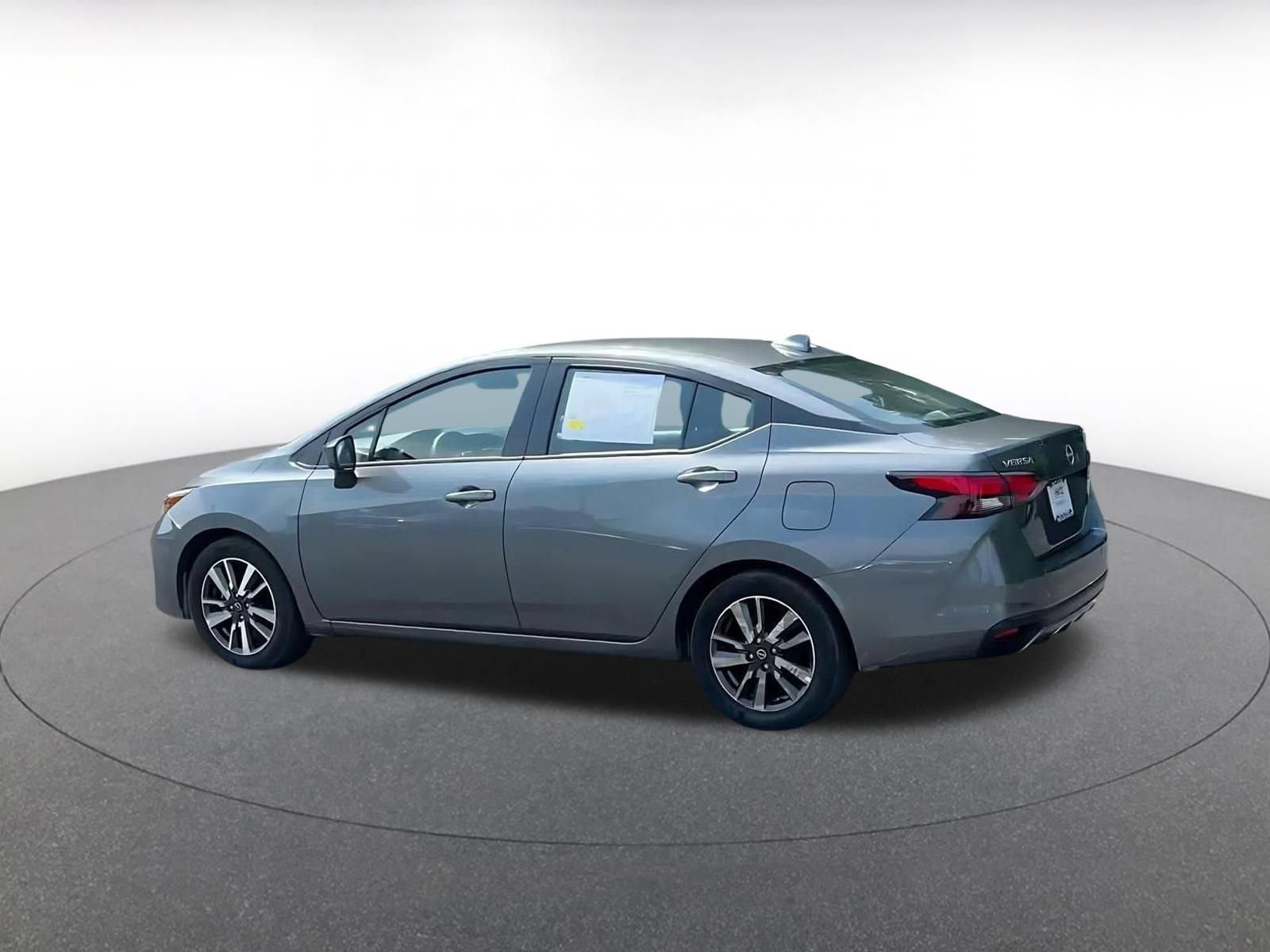 Used 2025 Nissan Versa SV FWD image 9
