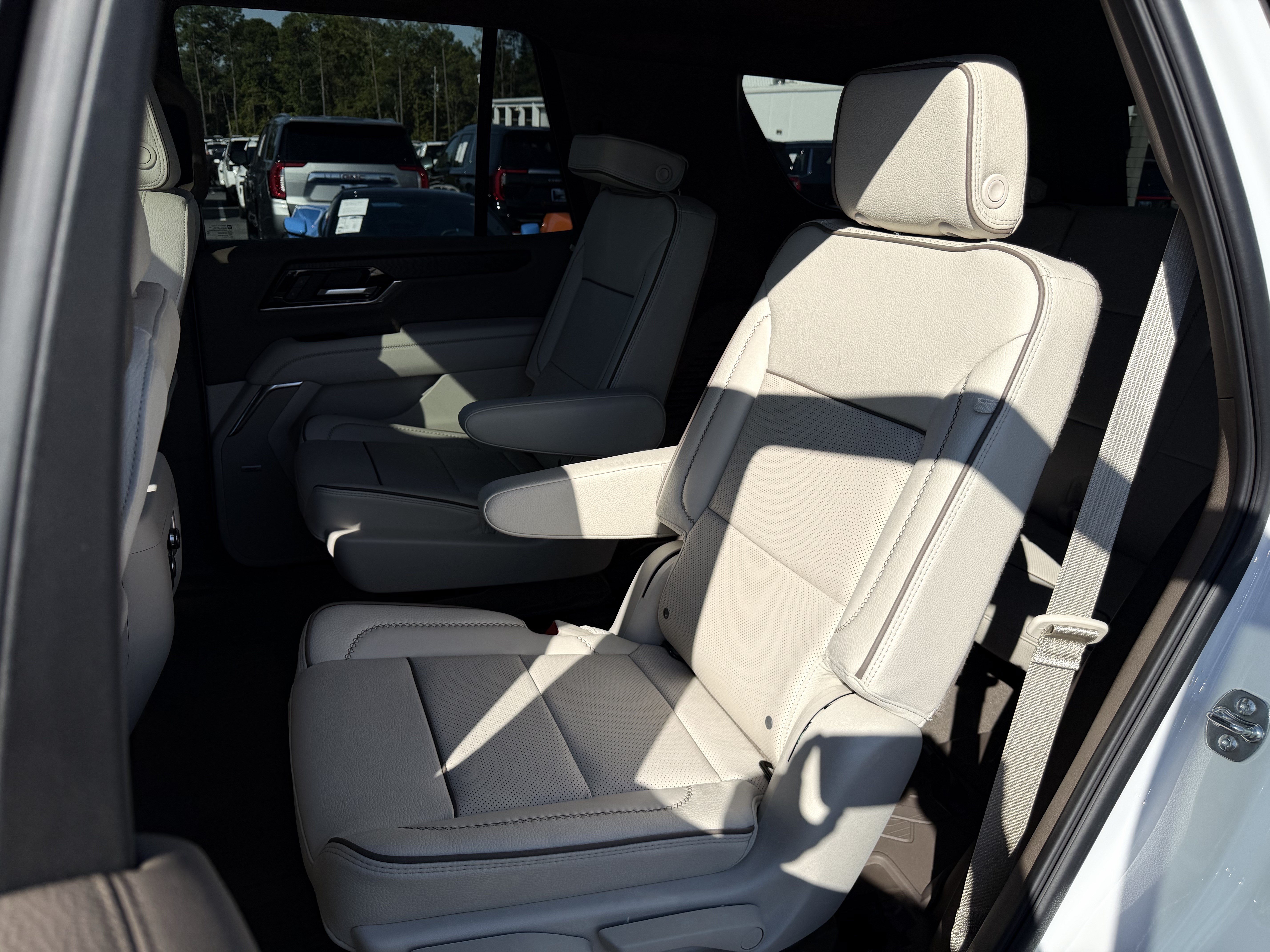 Used 2026 GMC Yukon Denali w/ Sun & Power Step Package RWD image 33